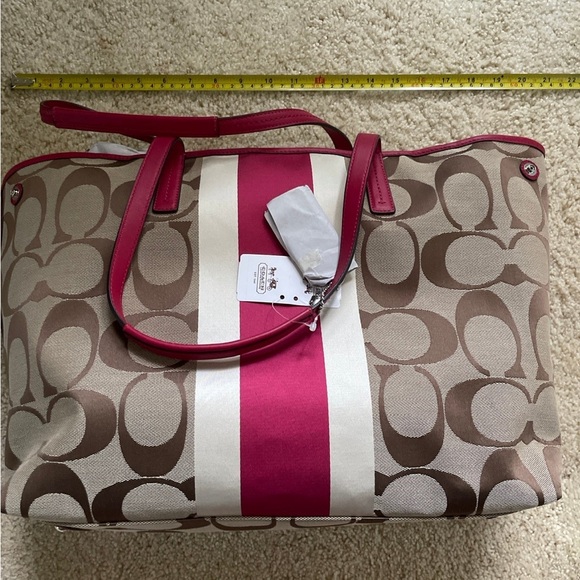 NWT Coach tote - Picture 6 of 7
